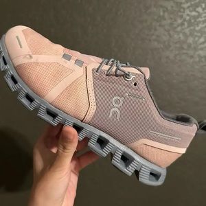 On Running - Cloud 5 waterproof women’s size 7